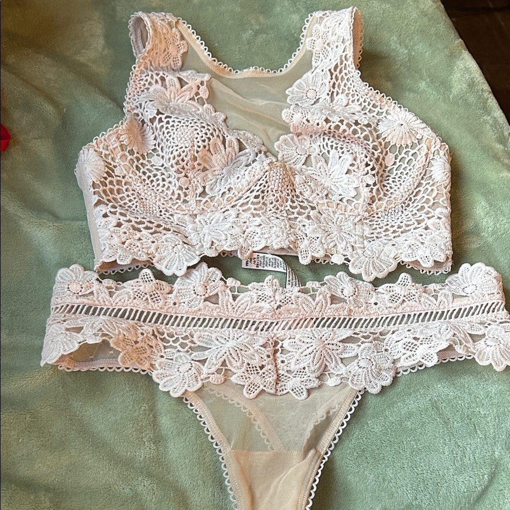 Victoria's Secret Floral Lace Bralette and Panty Set - White/Cream